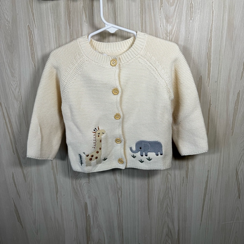 Cute cream jacket sweater 6-9 months